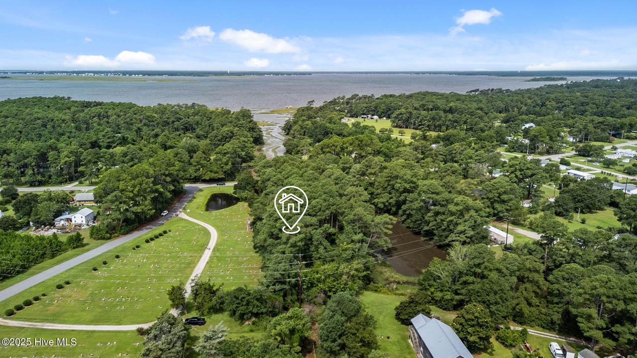 806 Highway 101 - Photo 1