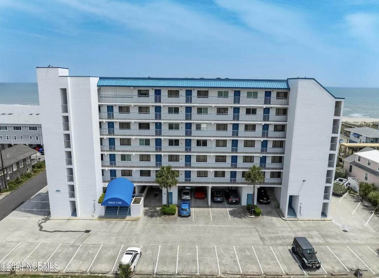 901 Lake Park Boulevard - Photo 1