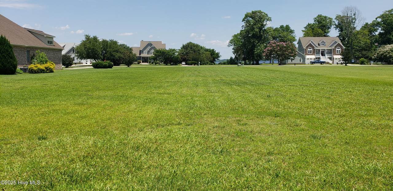 109 Shore Drive - Photo 1