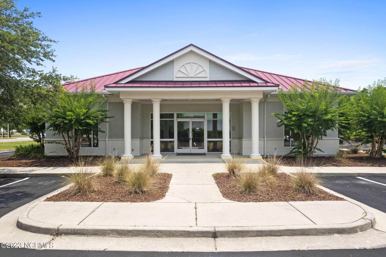 796 Sunset Boulevard - Photo 1