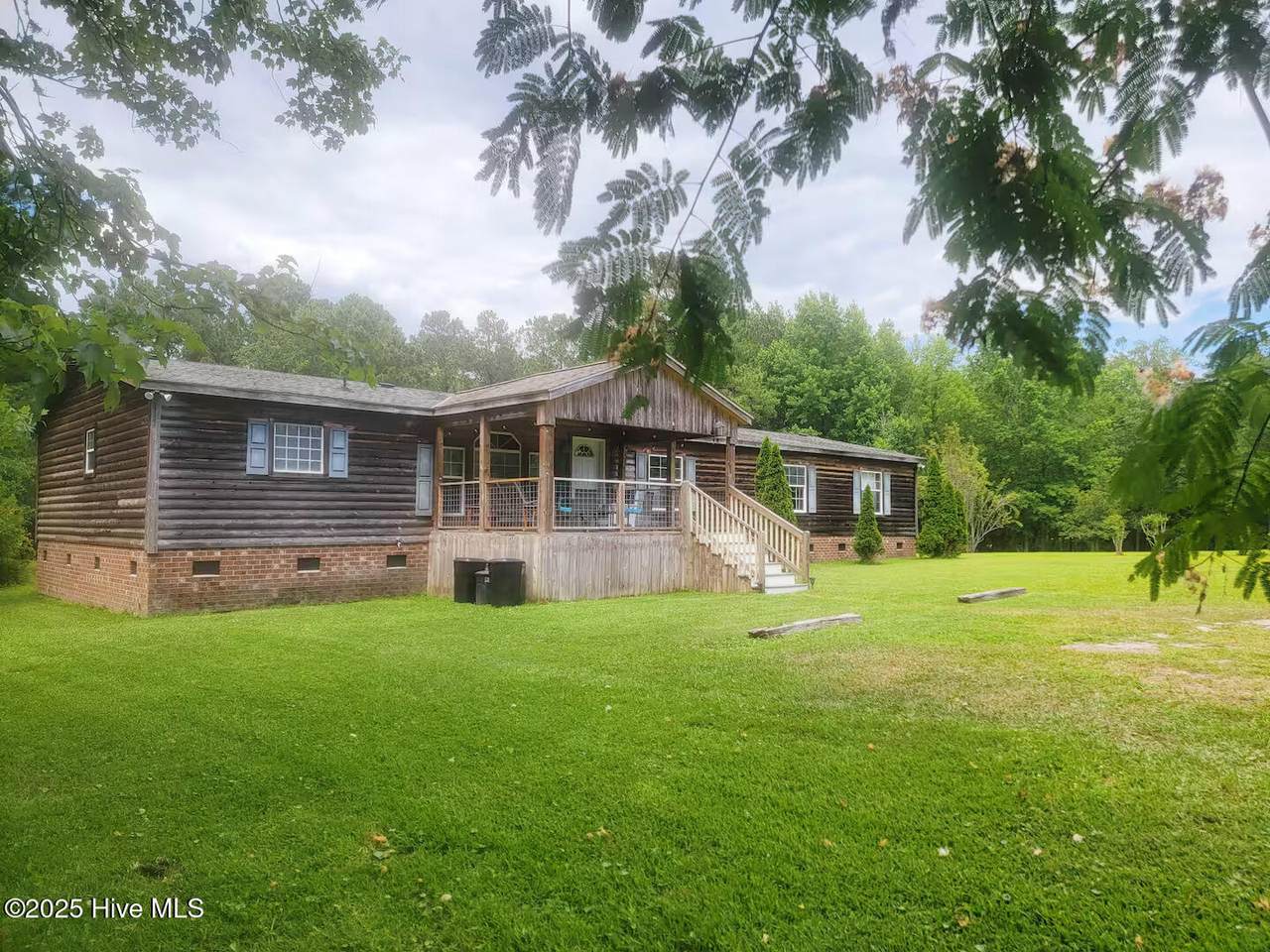 118 April Lane - Photo 1