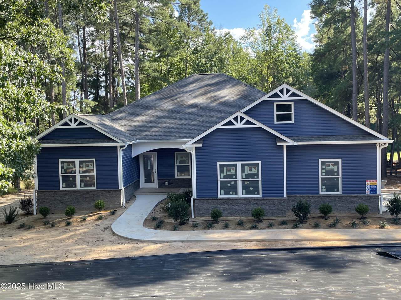 107 Devonshire Avenue - Photo 1