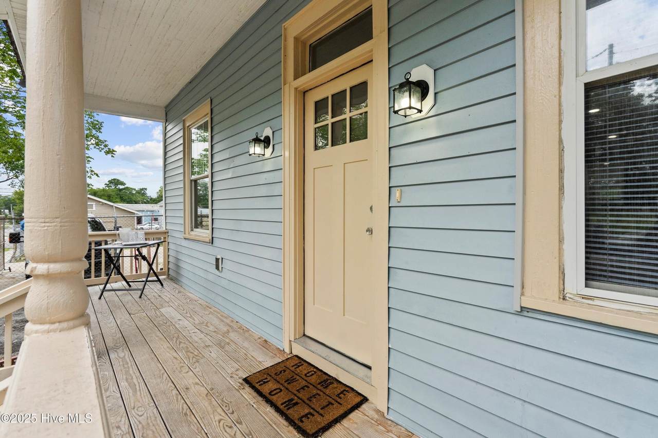 307 Meares Street - Photo 1