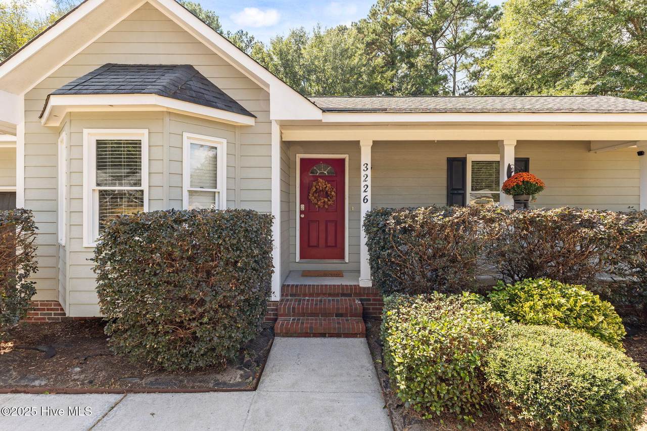 3226 Lynnhaven Drive - Photo 1