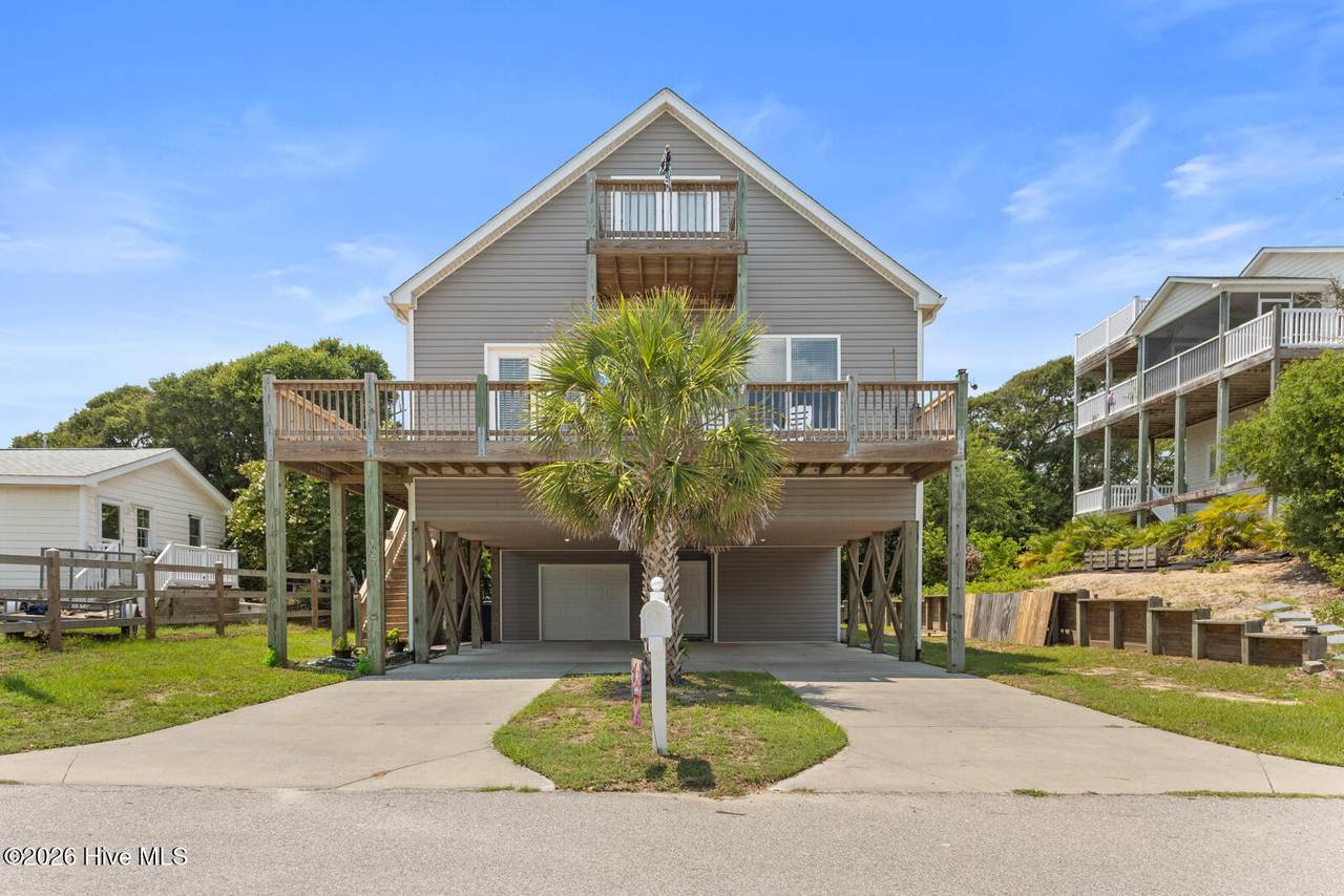 127 Eastview Drive - Photo 1
