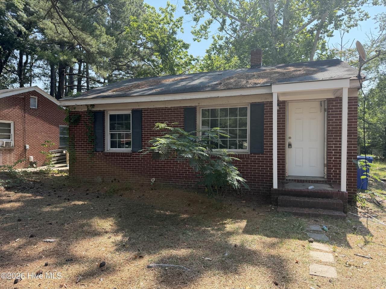 305 Dewey Street - Photo 1