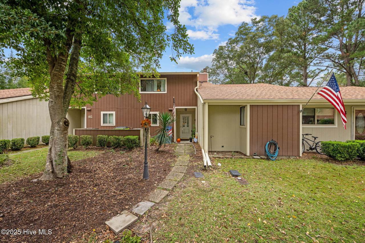 84 Quarterdeck Townes - Photo 1