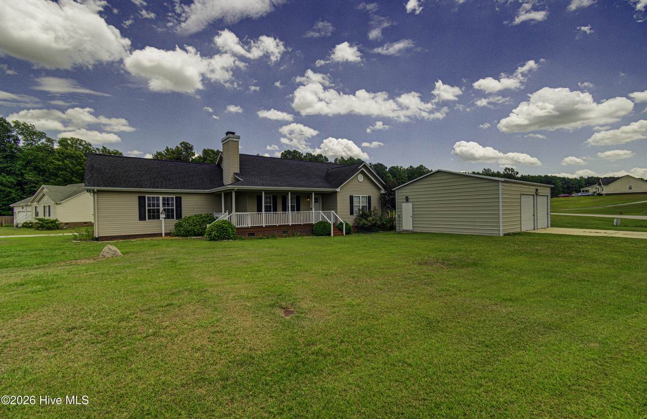 300 Crest Place - Photo 1