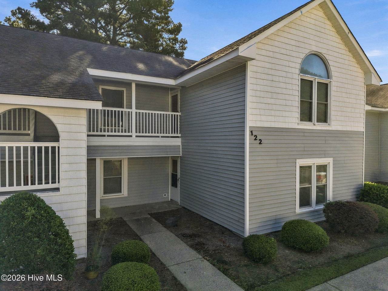122 Victoria Court - Photo 1