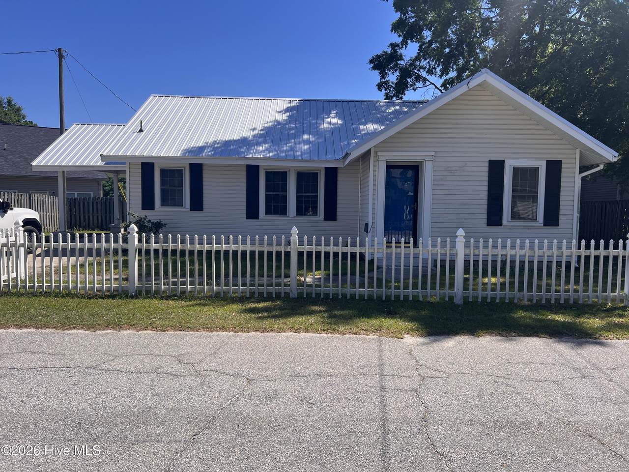 223 Holt Street - Photo 1