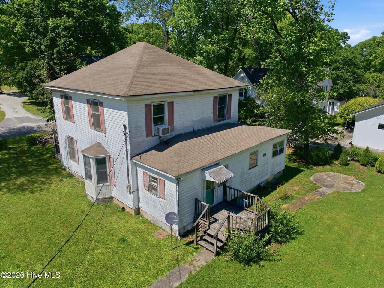 992 Valley River Avenue - Photo 1