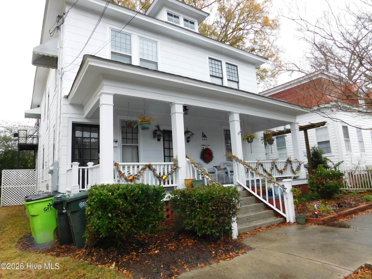 206 King Street - Photo 1