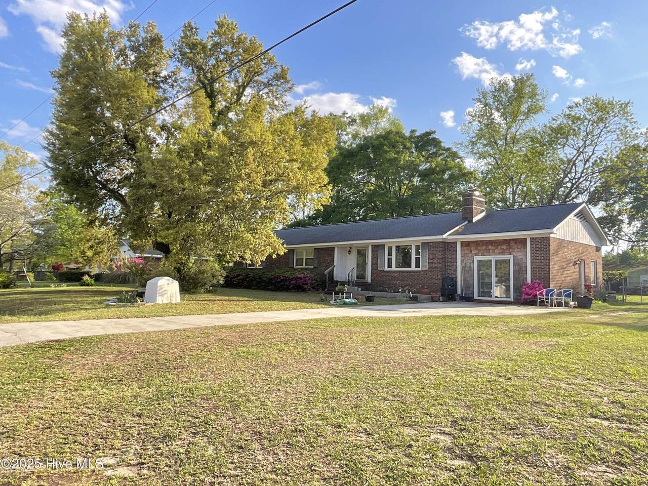 304 Mary Avenue - Photo 1