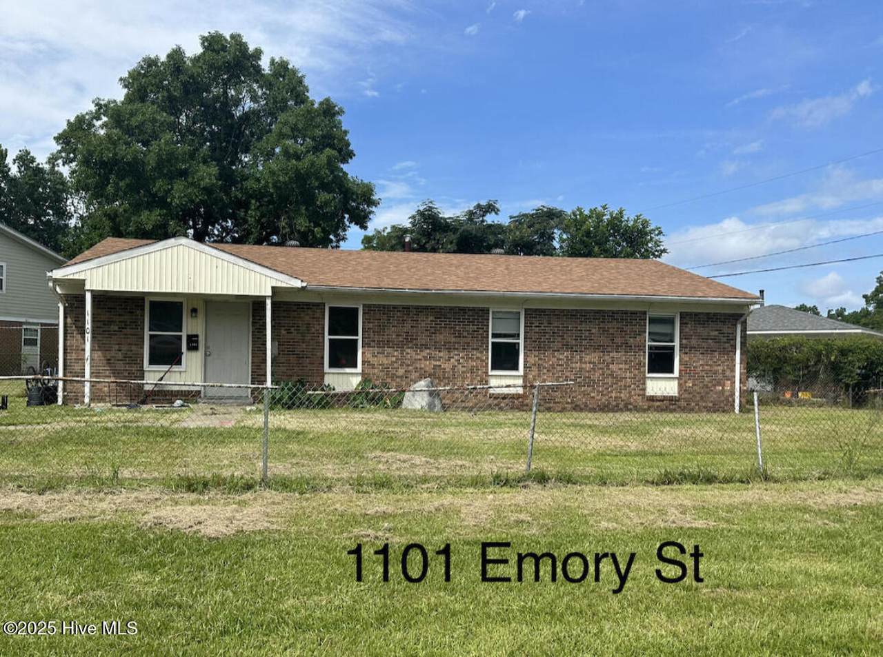 1101 Emory Street - Photo 1