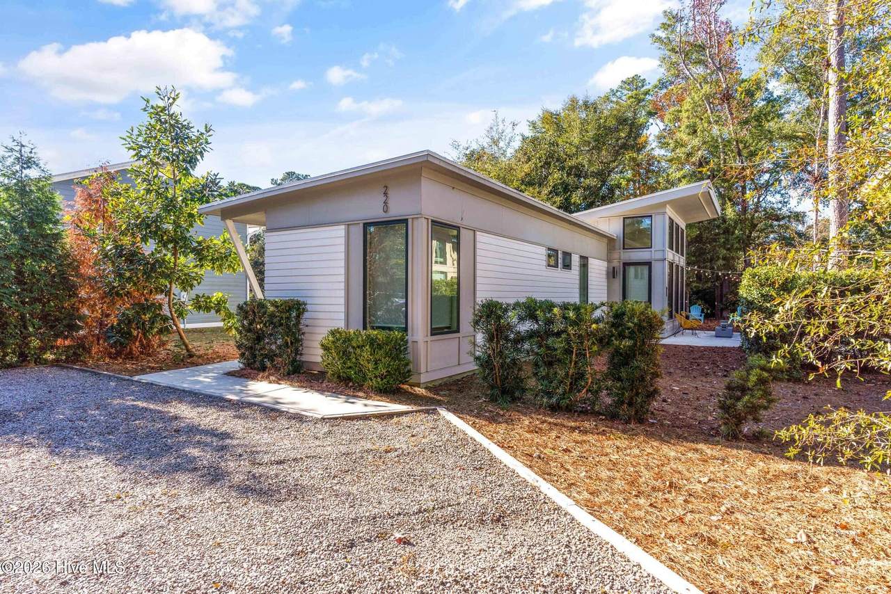 220 Victory Gardens Drive - Photo 1