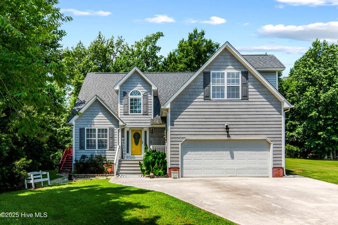 902 Charleston Place - Photo 1