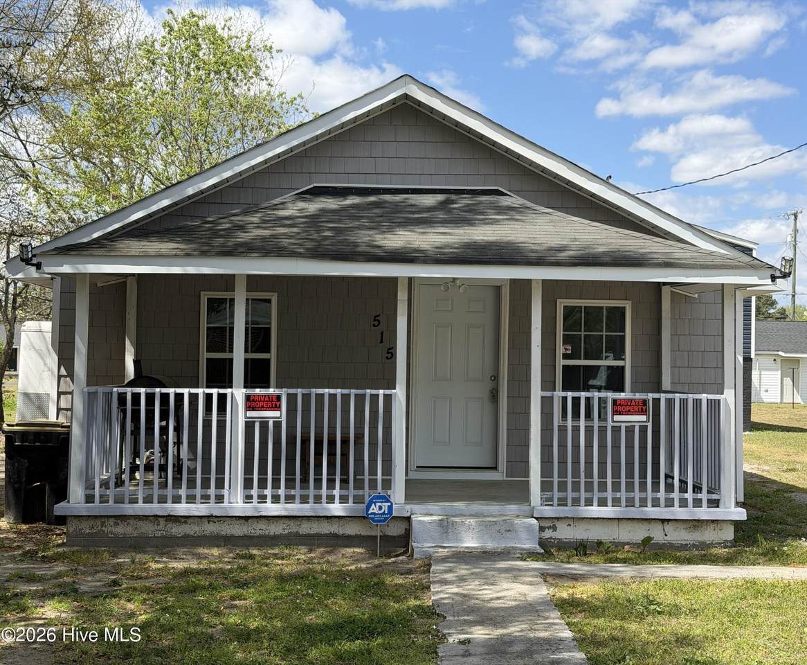 515 Mcinnis Street - Photo 1