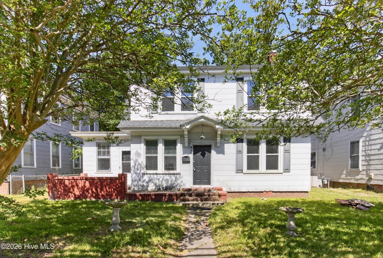 915 Road Street - Photo 1