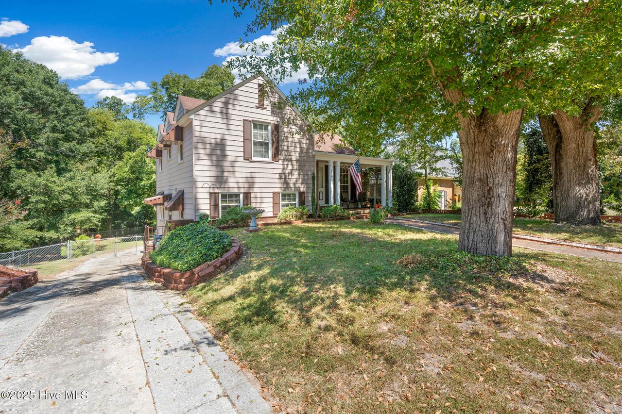 1019 Fayetteville Road - Photo 1