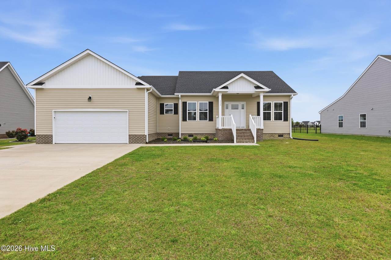 213 Pleasant Drive - Photo 1
