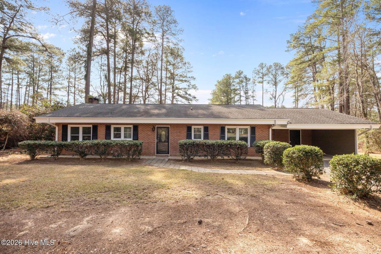 117 Lakeview Drive - Photo 1