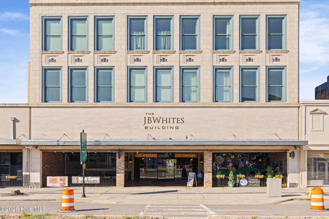 936 Broad Street - Photo 1