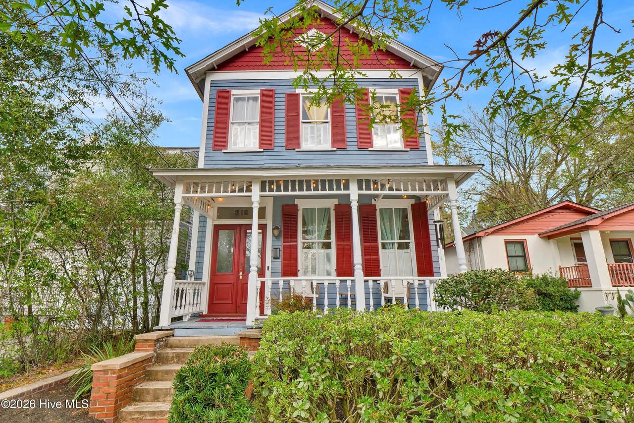 312 6th Street - Photo 1