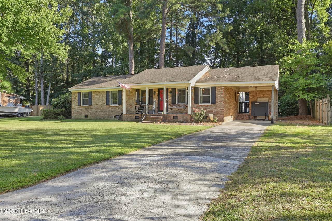 202 Lindenwood Drive - Photo 1