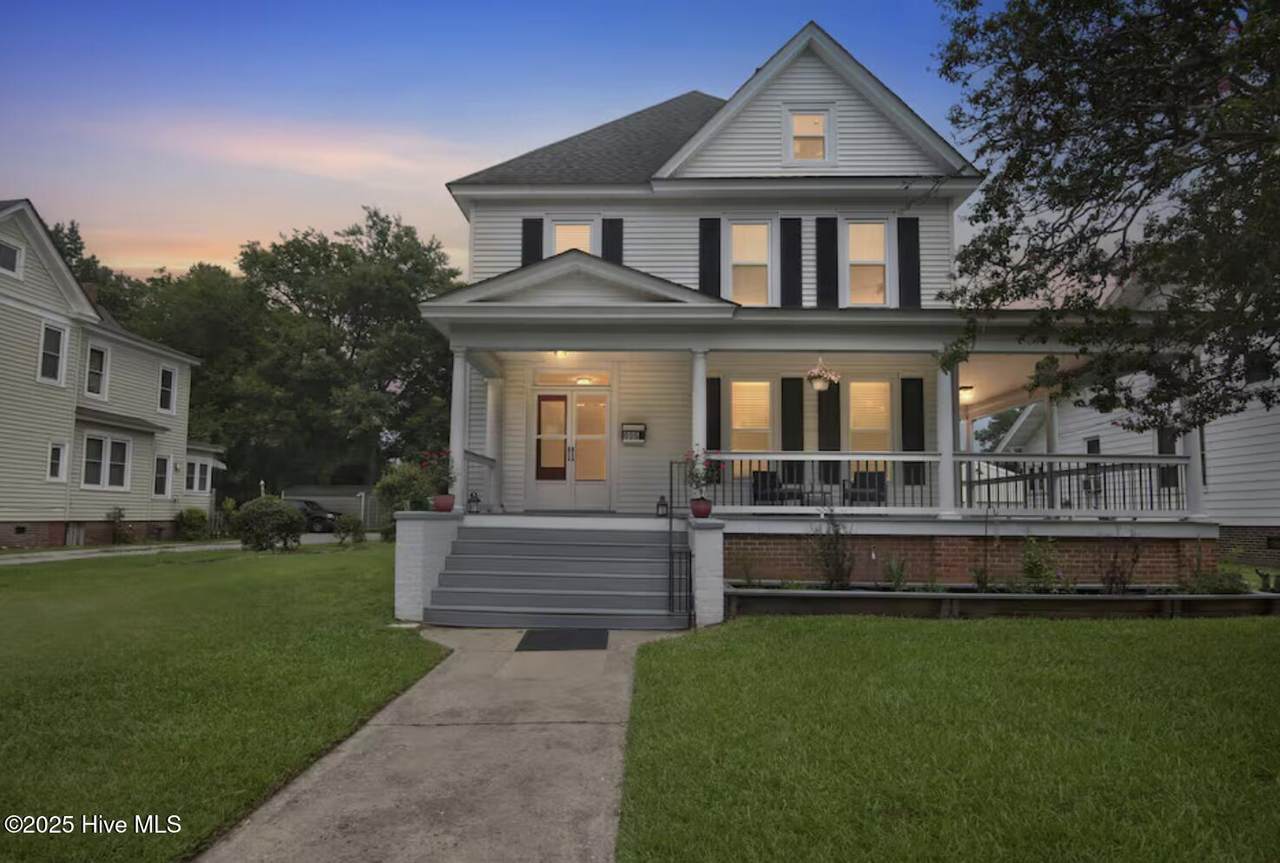 906 Road Street - Photo 1