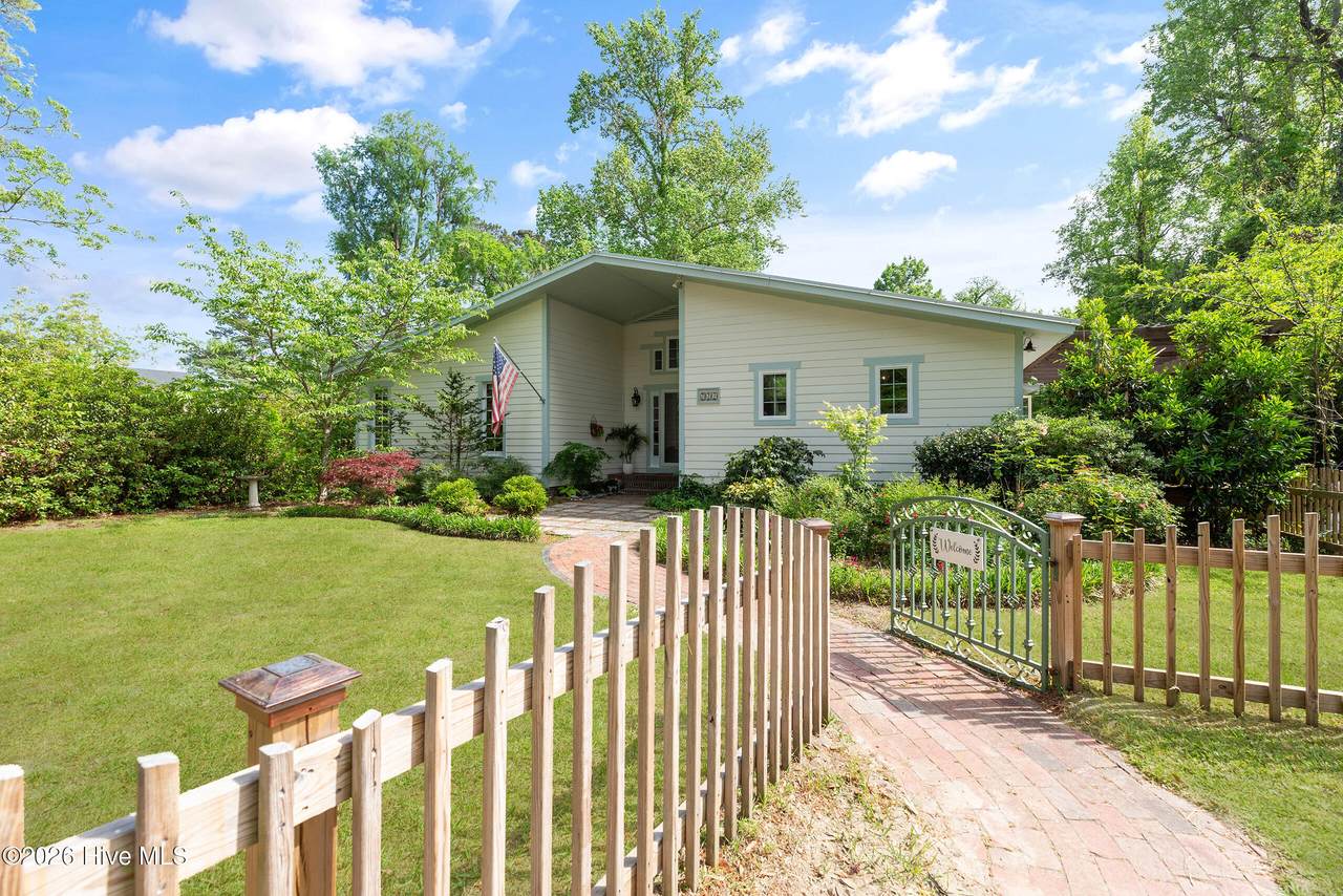 521 Wayne Drive - Photo 1