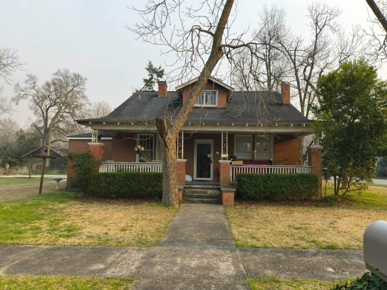 202 11th Street - Photo 1