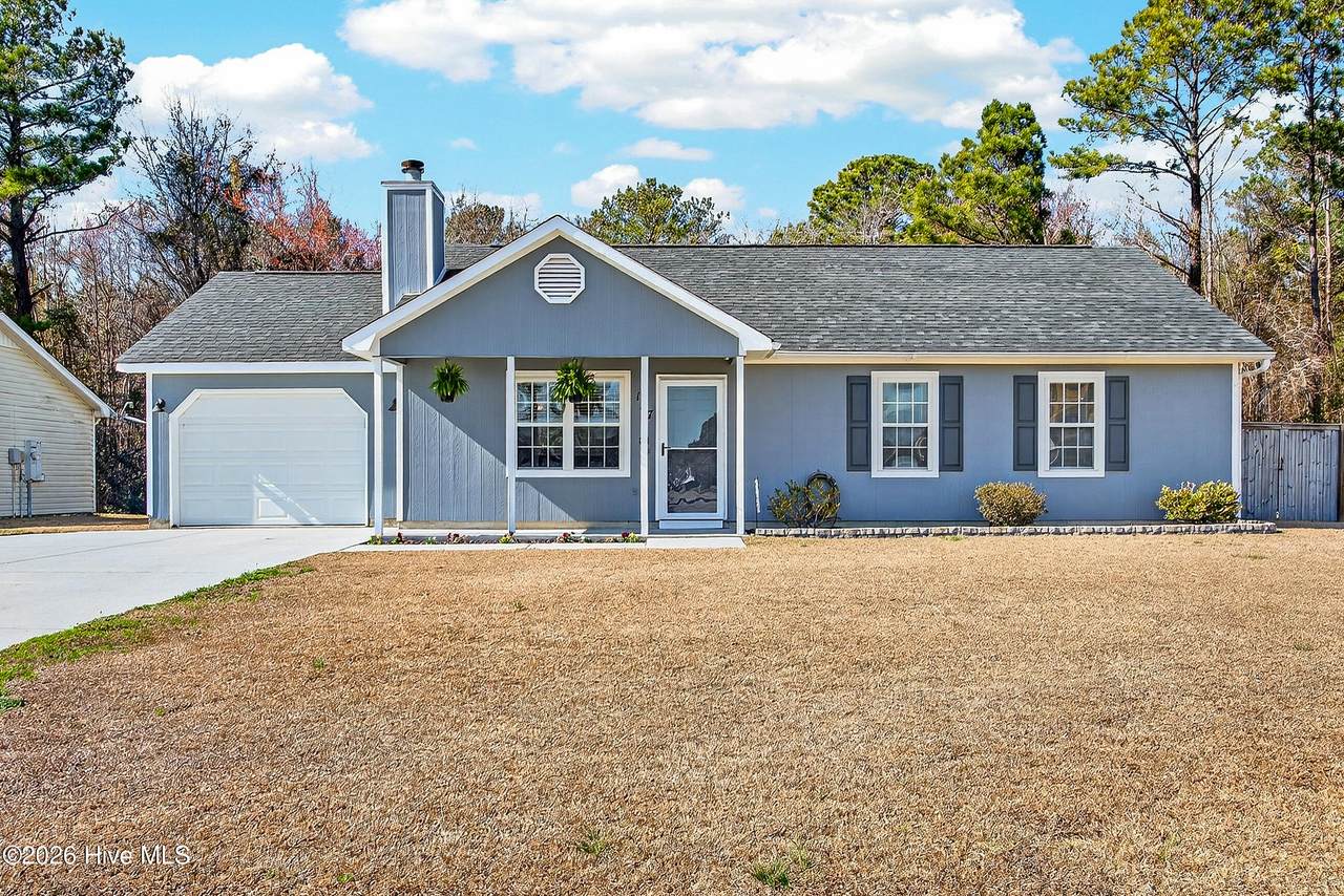 127 Glenwood Drive - Photo 1