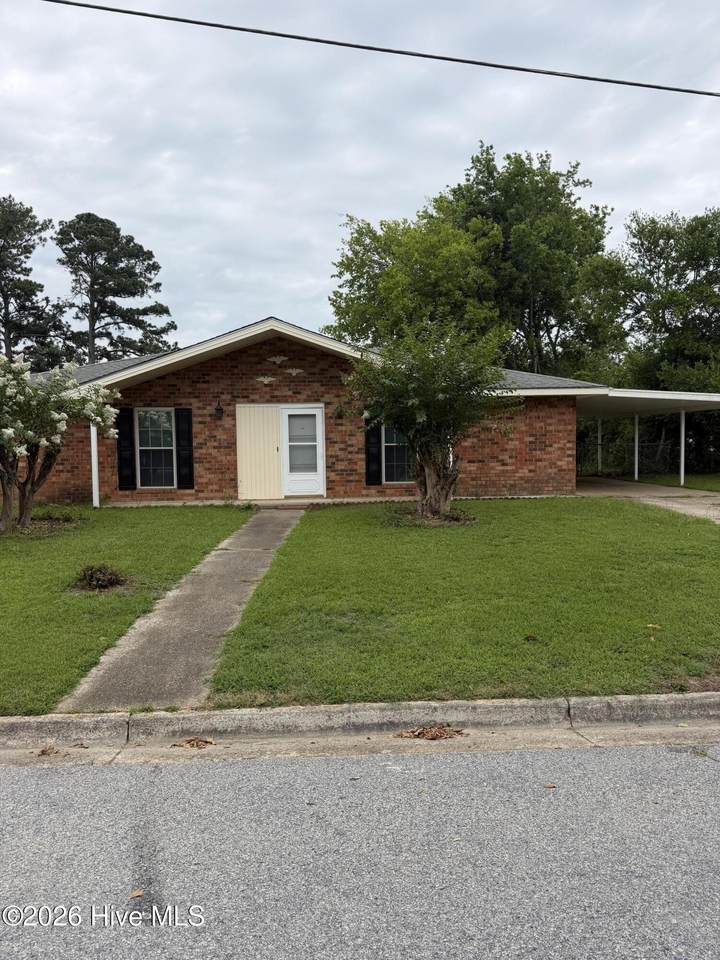 121 Hollingsworth Drive - Photo 1