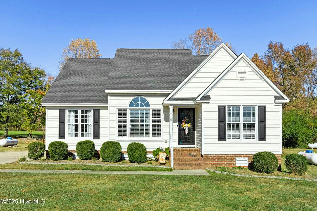 5209 Castlewood Drive - Photo 1