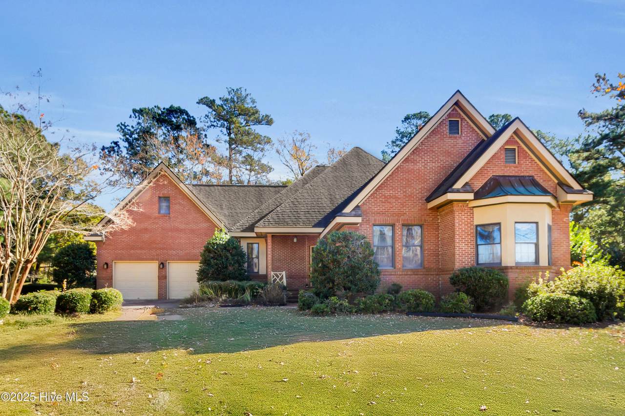 6001 Club House Drive - Photo 1