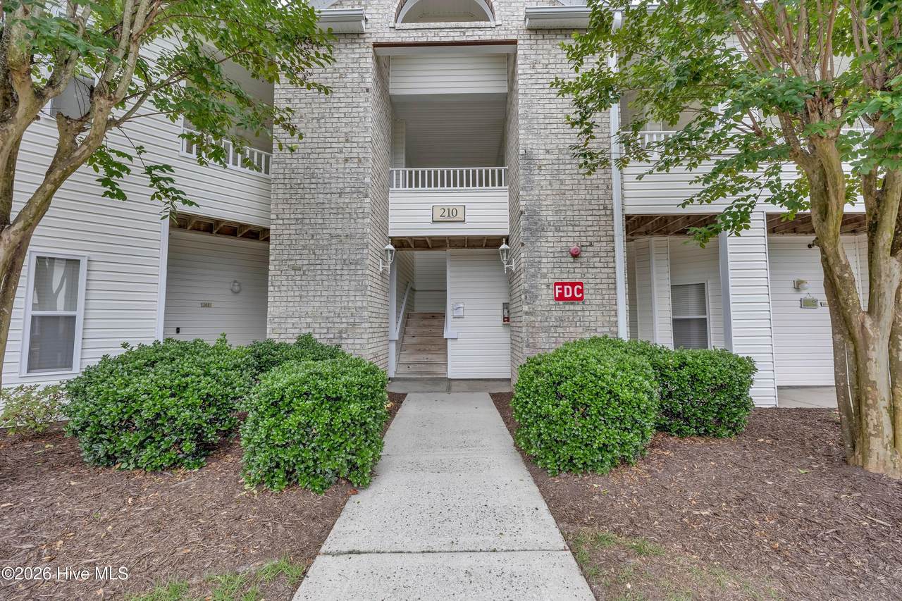 210 Fullford Lane - Photo 1