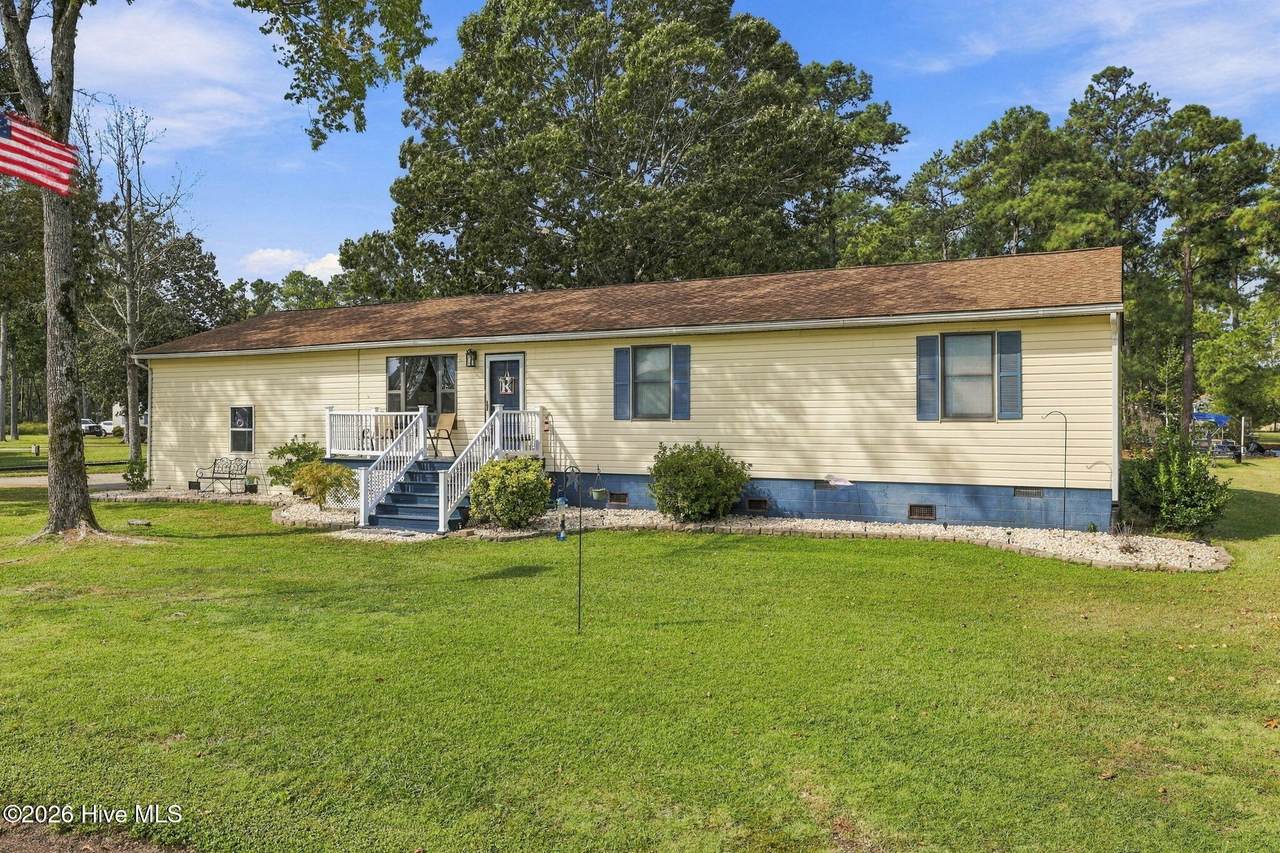 407 Driftwood Drive - Photo 1