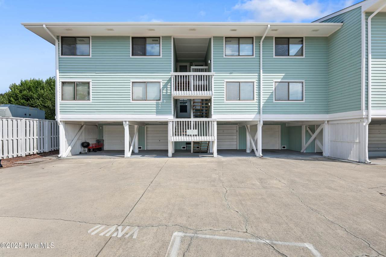 202 Lewis Drive - Photo 1