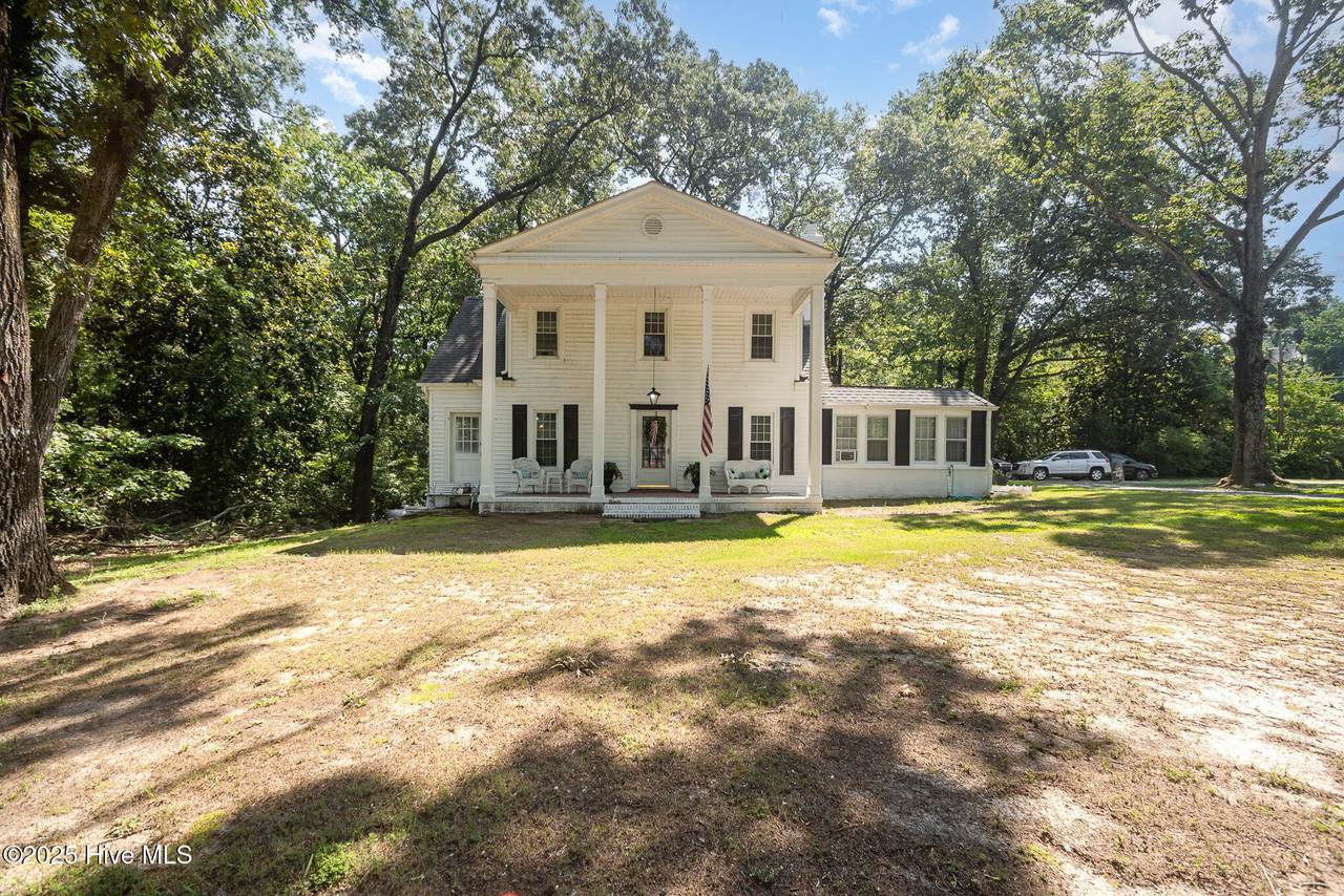 900 Beaman Street - Photo 1