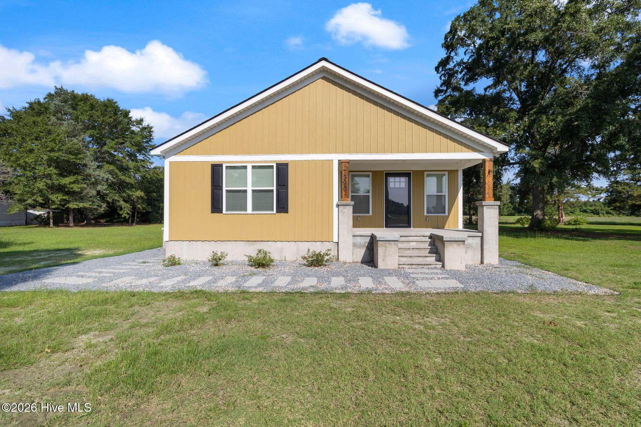 7390 Center Road - Photo 1