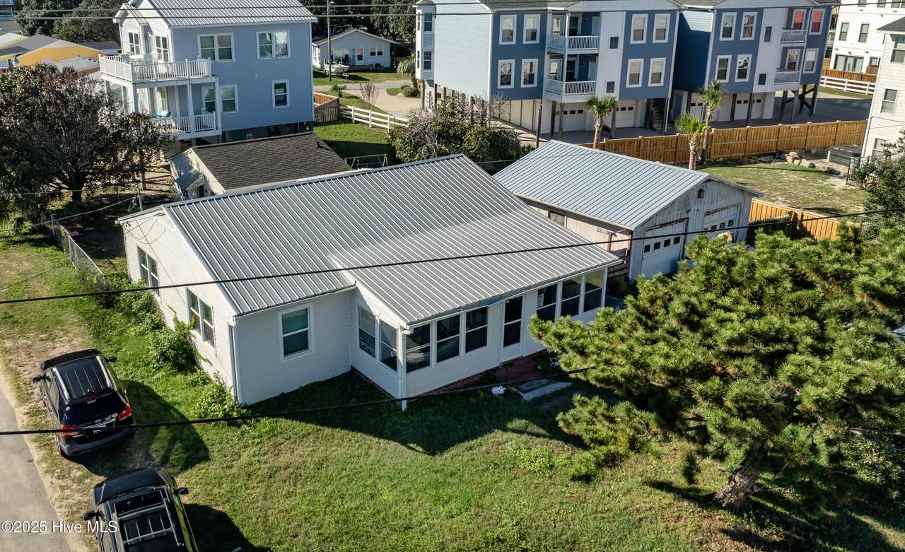 1203 Fort Fisher Boulevard - Photo 1