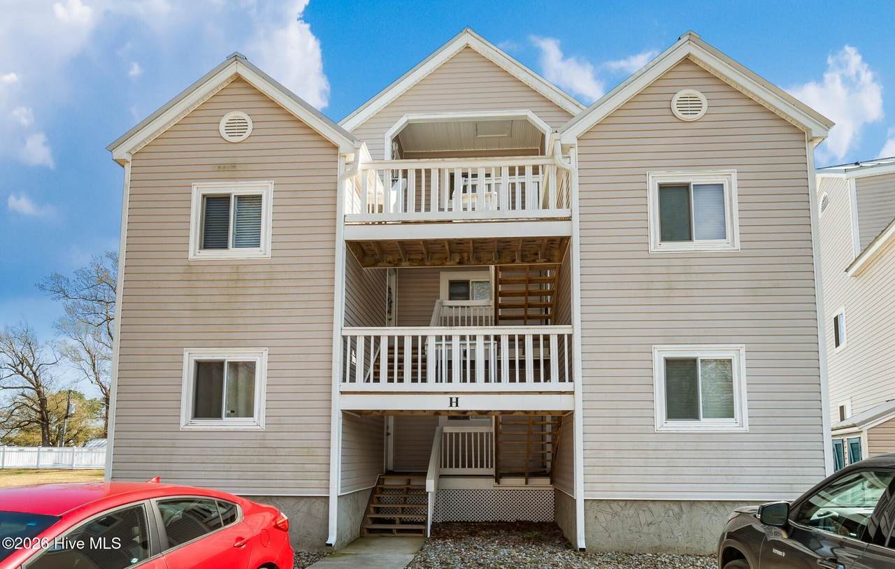 89 Country Club Drive - Photo 1