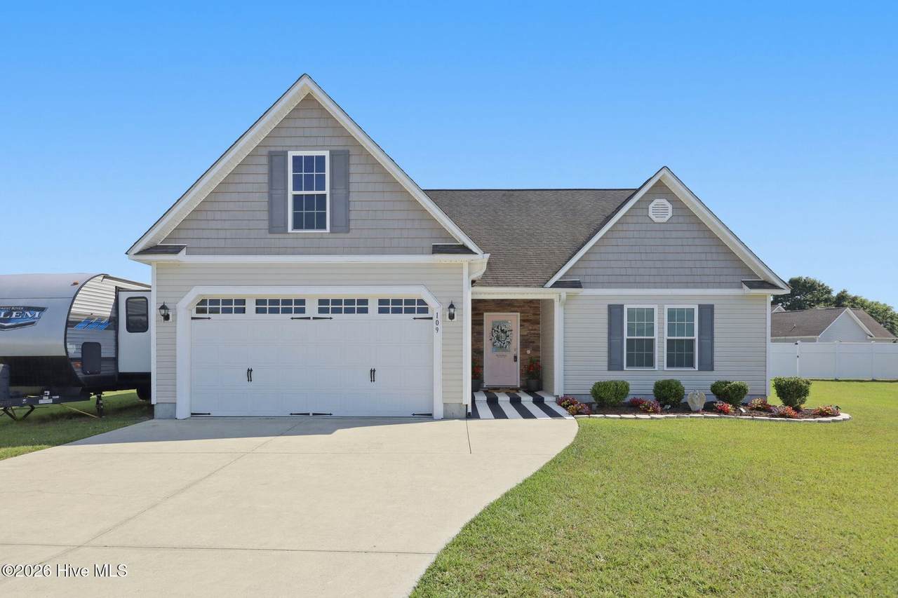 109 Kayak Court - Photo 1