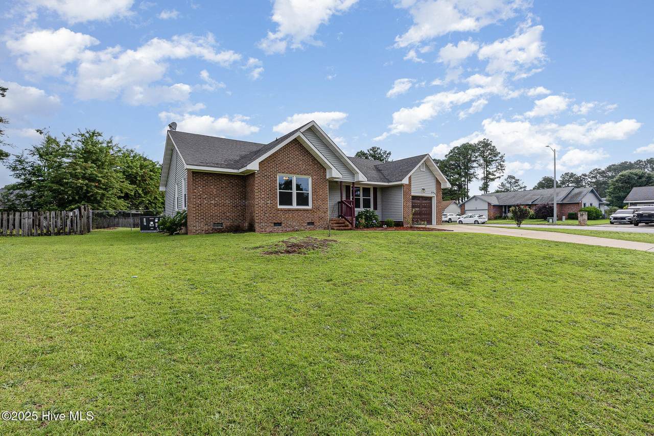 974 Eastman Road - Photo 1