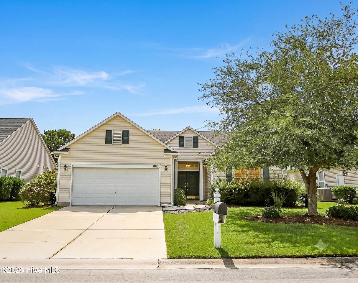 1005 Meadowlands Trail - Photo 1