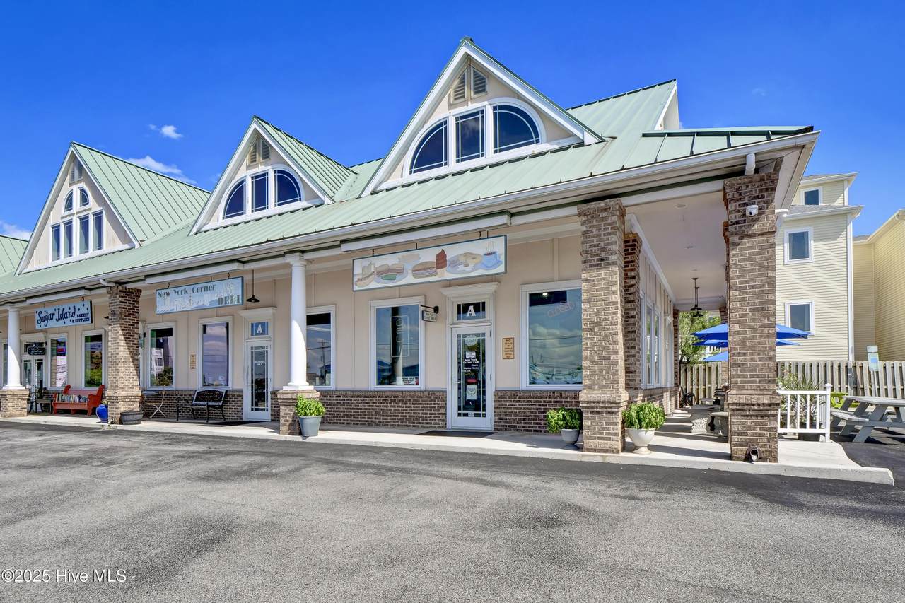 206 Topsail Drive - Photo 1