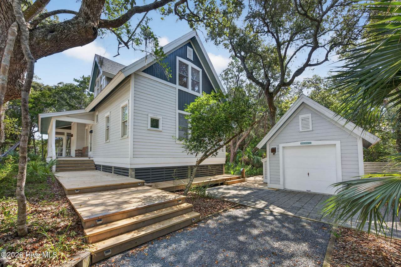 61 Fort Holmes Trail - Photo 1