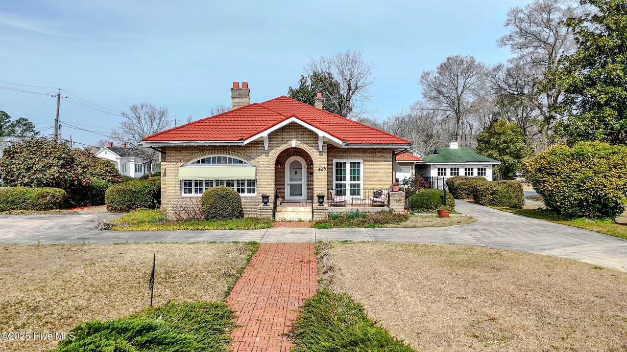 425 Main Street - Photo 1