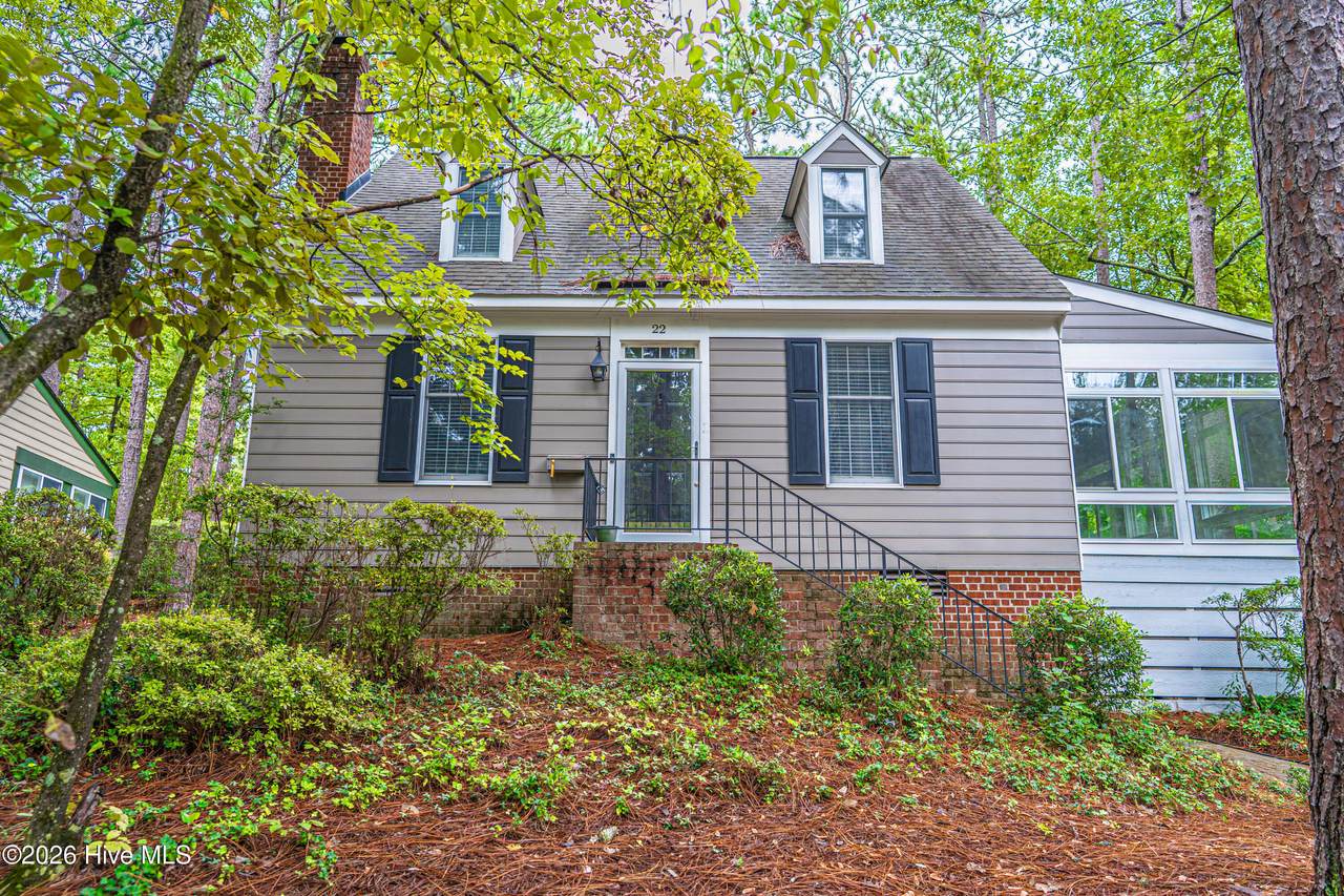 22 Village In The Woods Circle - Photo 1