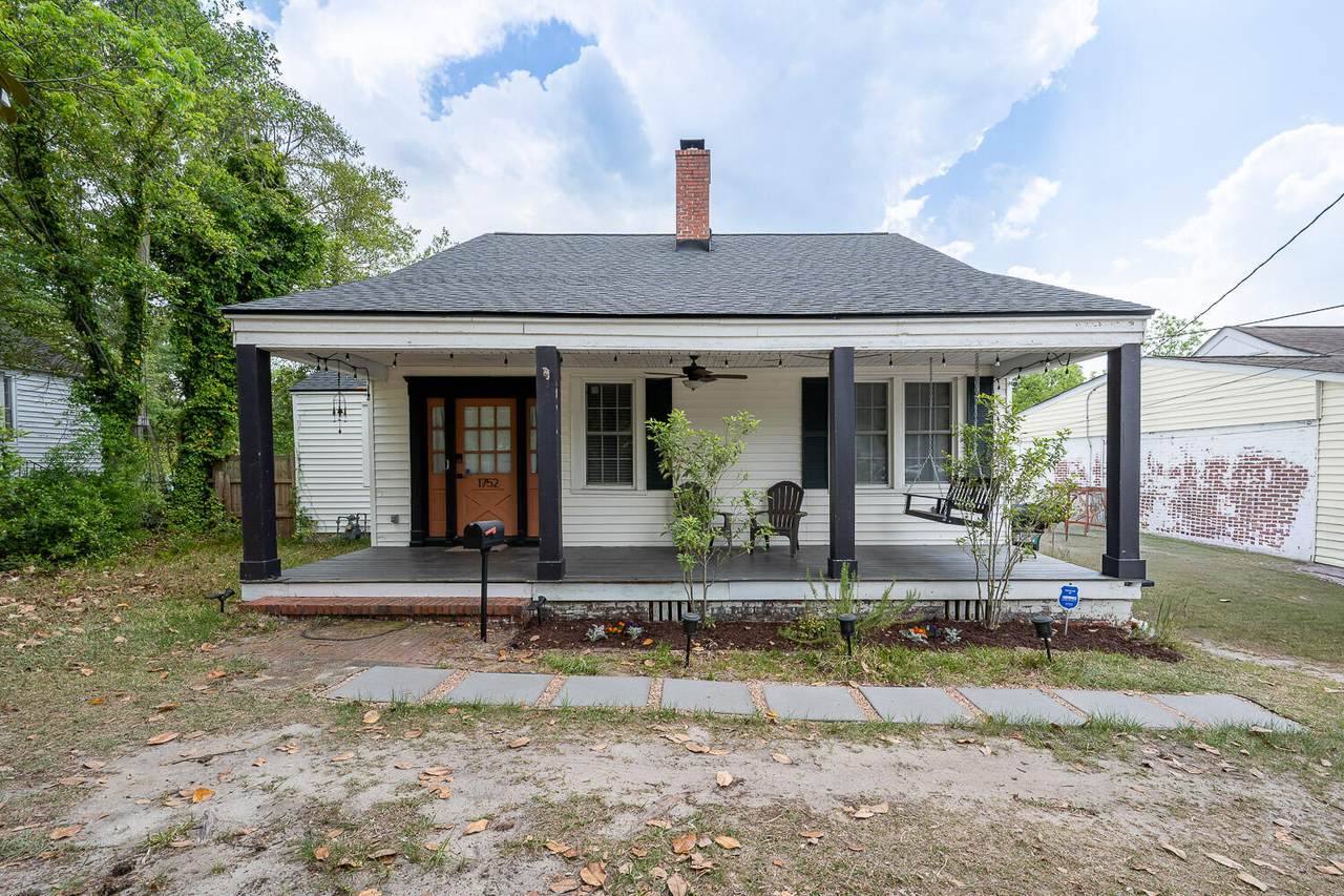 1752 Kissingbower Road - Photo 1